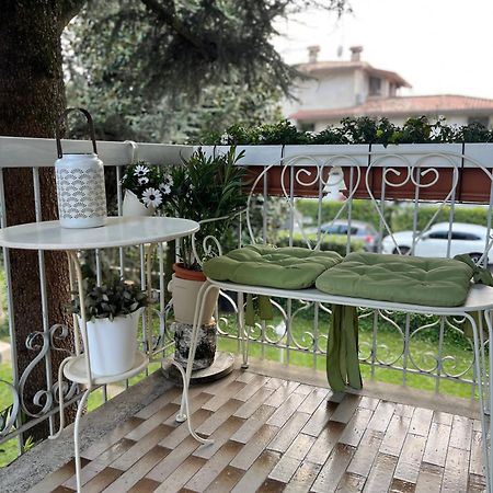 Your Familyapartment In Sirmione Eksteriør bilde