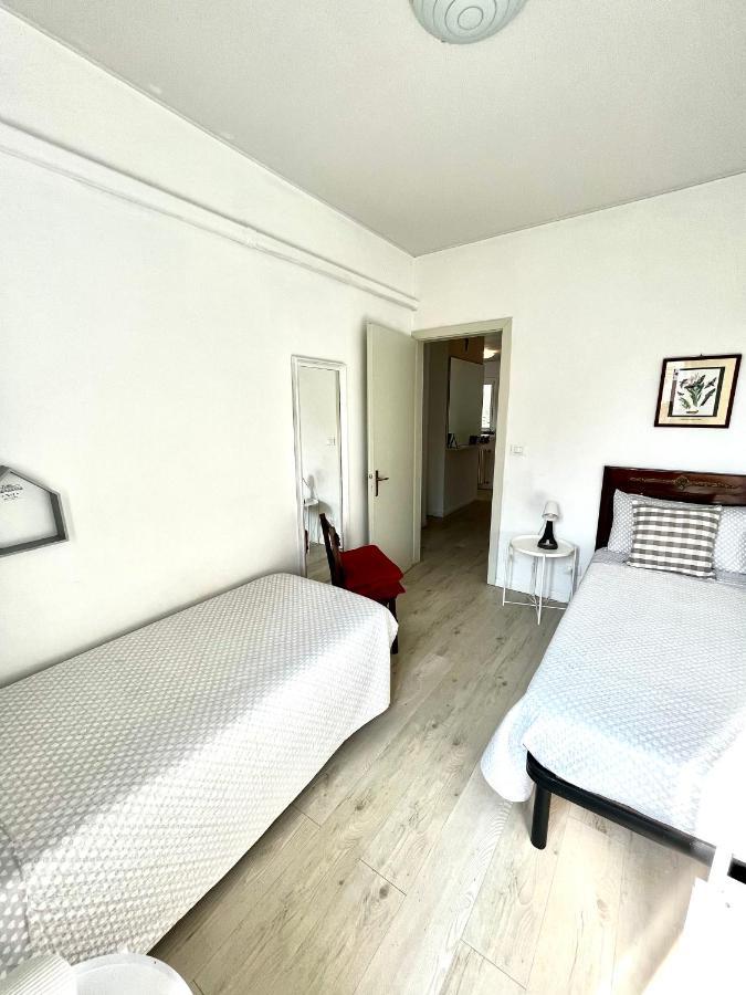 Your Familyapartment In Sirmione Eksteriør bilde