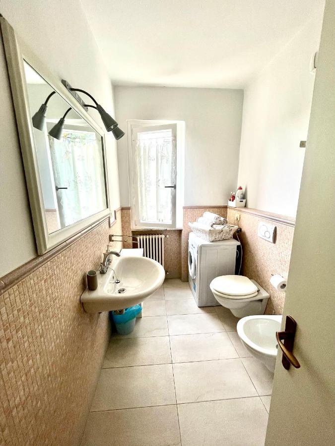 Your Familyapartment In Sirmione Eksteriør bilde
