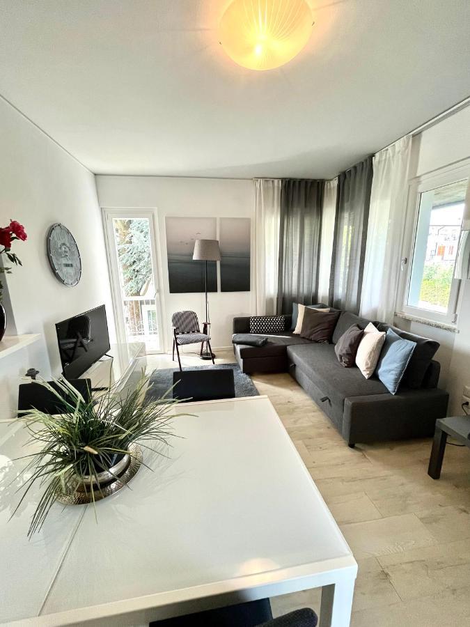 Your Familyapartment In Sirmione Eksteriør bilde