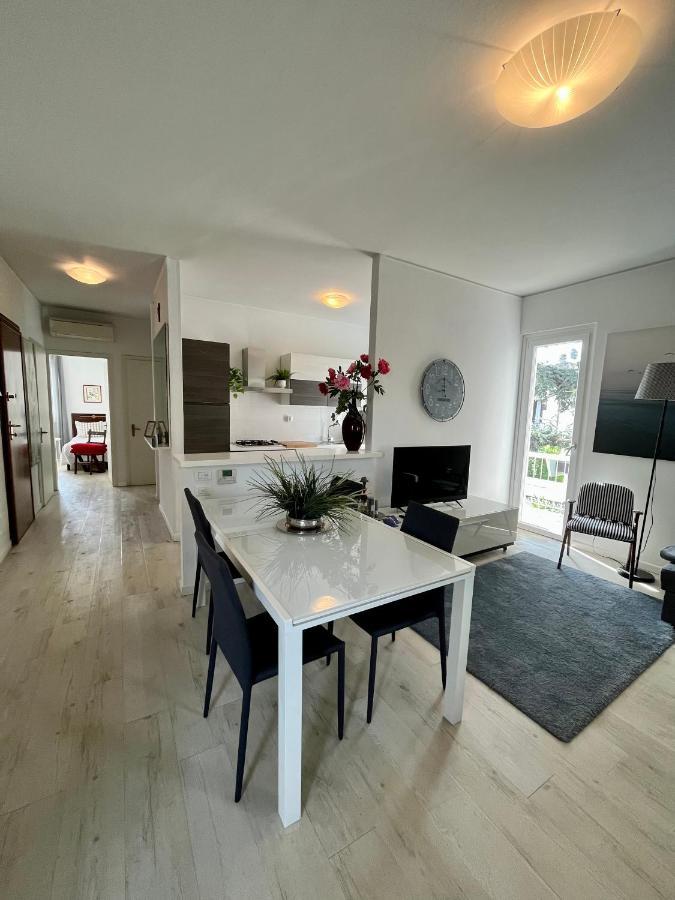 Your Familyapartment In Sirmione Eksteriør bilde