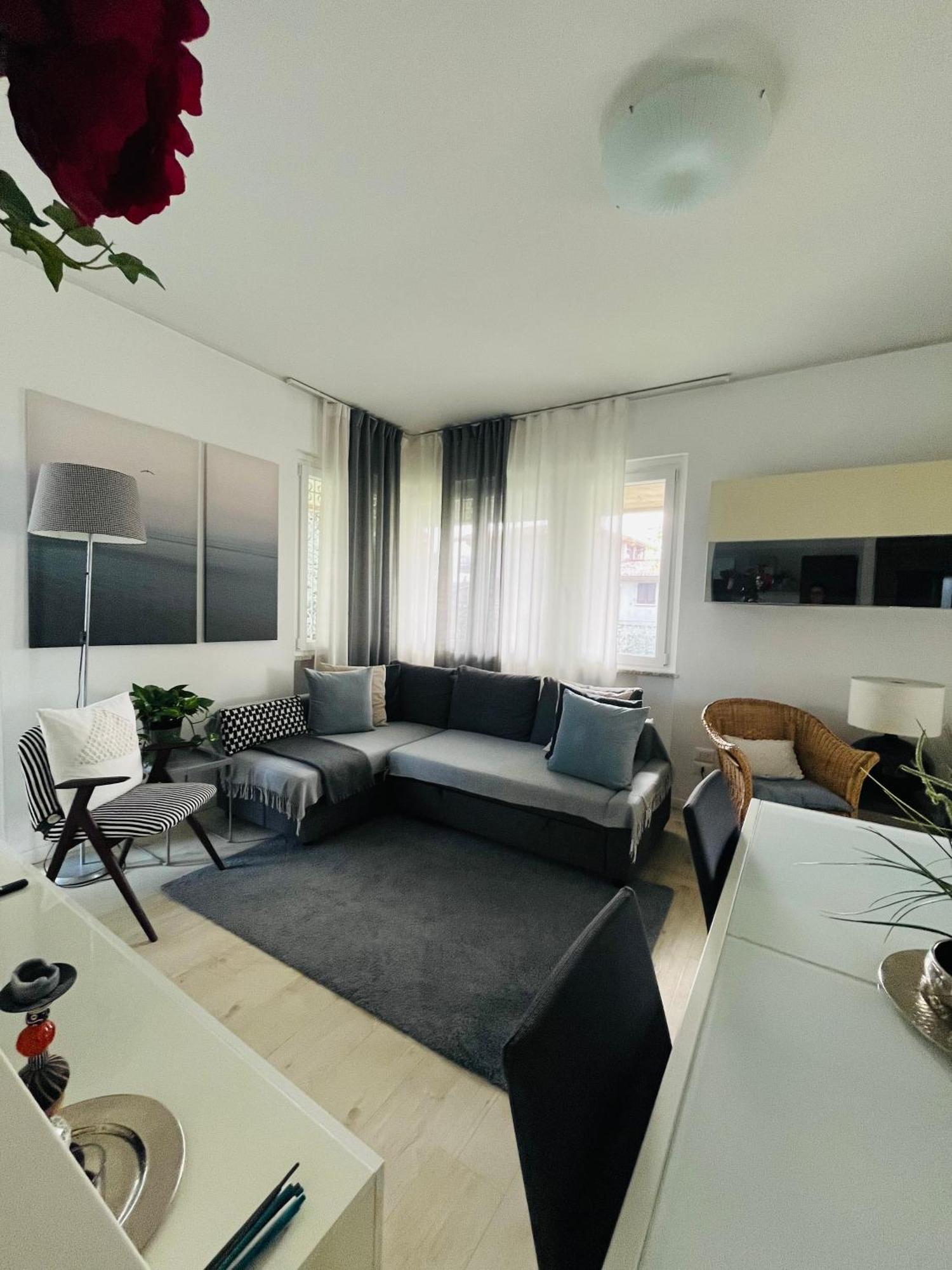 Your Familyapartment In Sirmione Eksteriør bilde