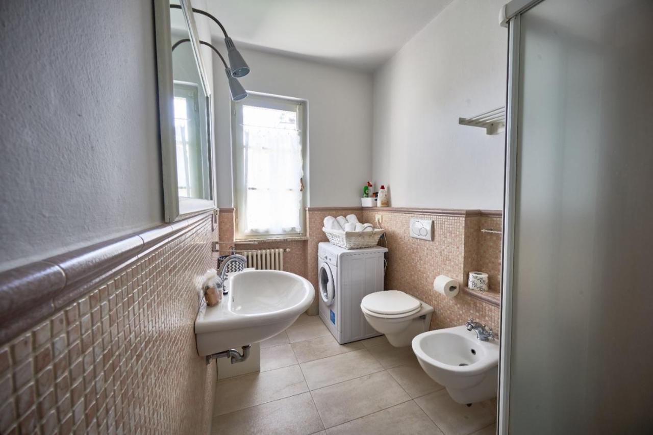 Your Familyapartment In Sirmione Eksteriør bilde