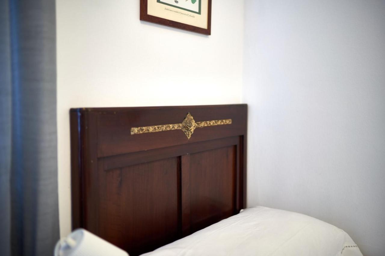 Your Familyapartment In Sirmione Eksteriør bilde