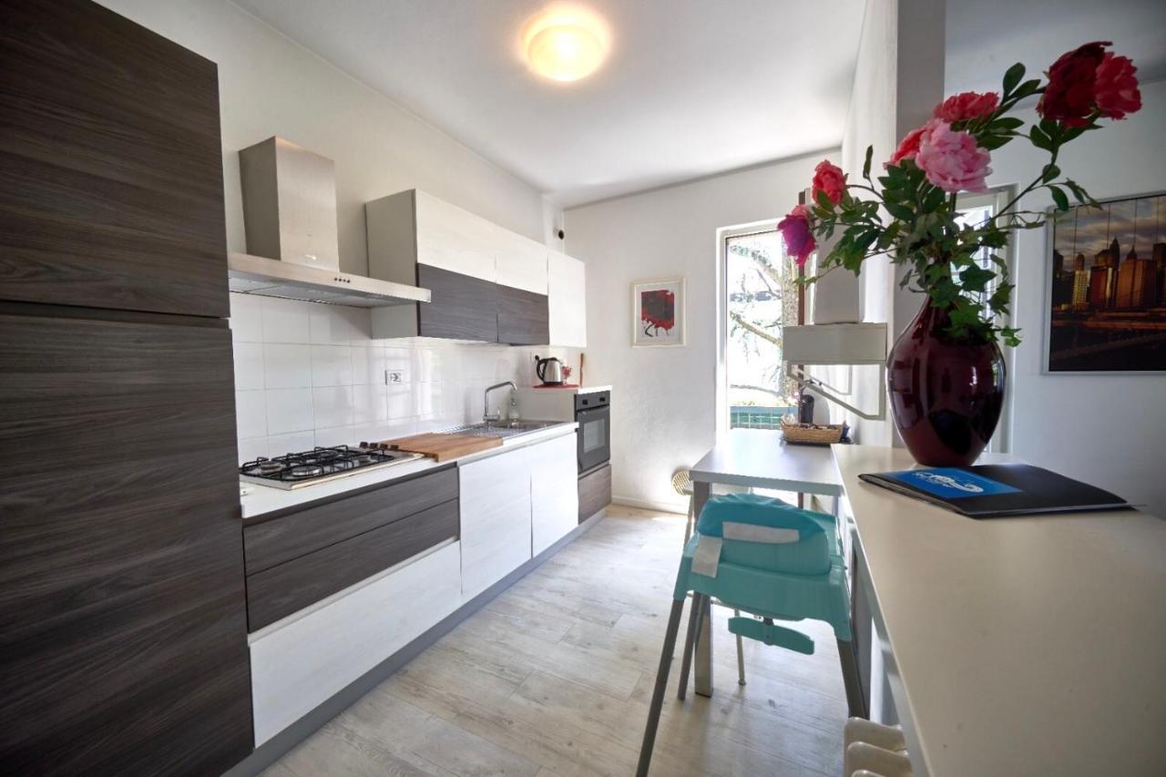 Your Familyapartment In Sirmione Eksteriør bilde
